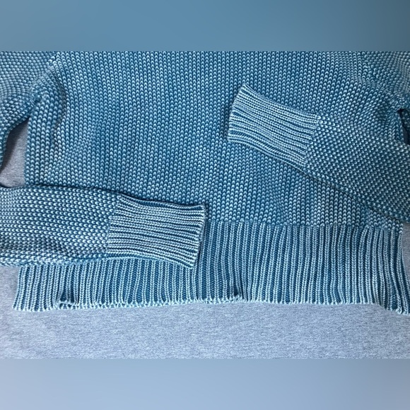 Kendall and Kylie Cropped Sweater in Distressed Blue - Size Small - Picture 4 of 11